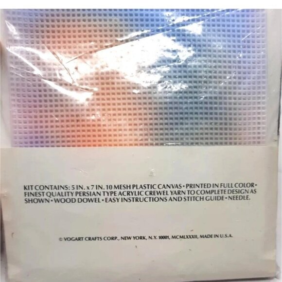 Vintage Vogart Crafts Happy Holidays Mini Accent Plastic Canvas Needlepoint Kit - Picture 4 of 5